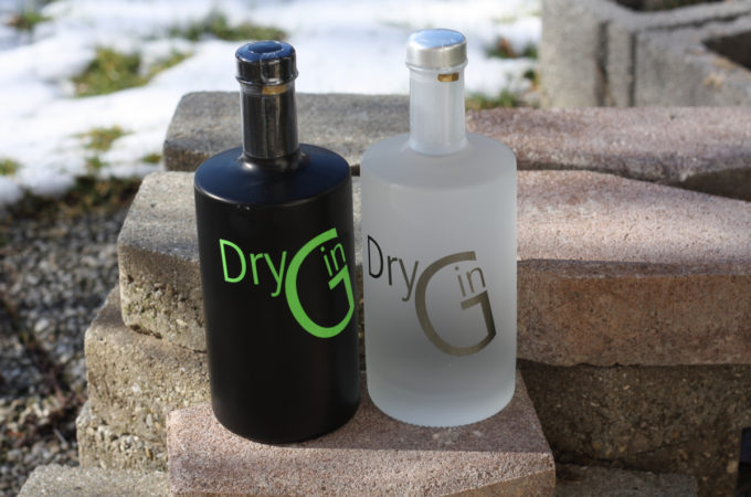 Graefenberger Dry Gin: Silver, Black